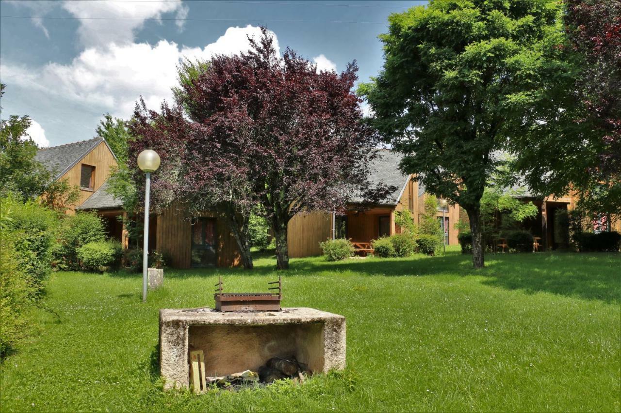 Camping Le Paisserou Najac Exterior photo